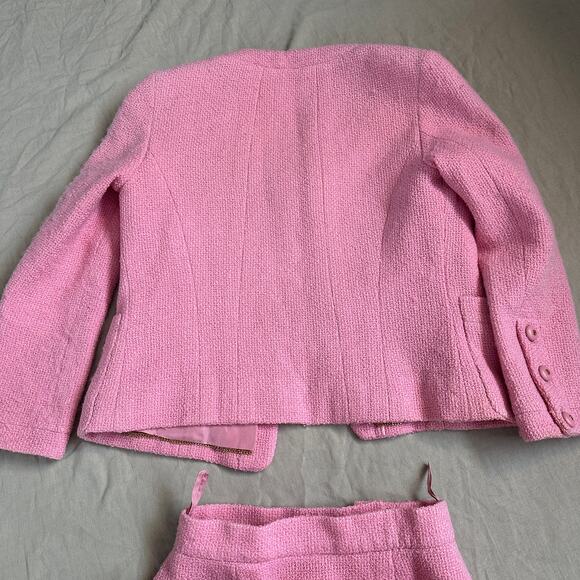 Vintage 90s Chanel XS Baby Pink Tweed 100% Wool + Silk Suit Set Blazer + Skirt - Picture 4 of 16